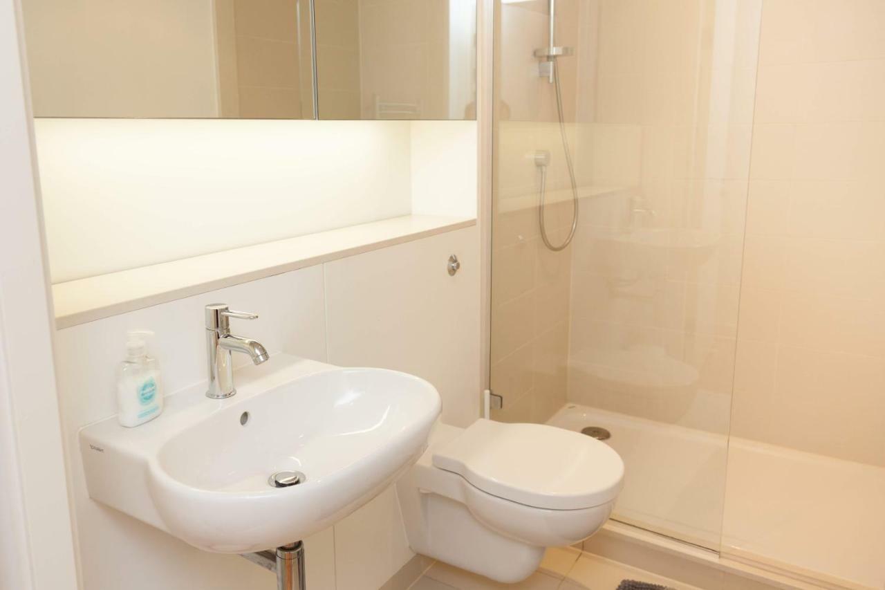 אדינבורו 2 Bed Apartment At Quartermile מראה חיצוני תמונה