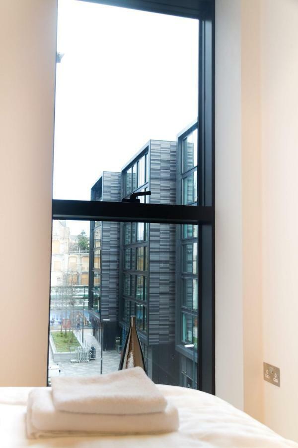 אדינבורו 2 Bed Apartment At Quartermile מראה חיצוני תמונה