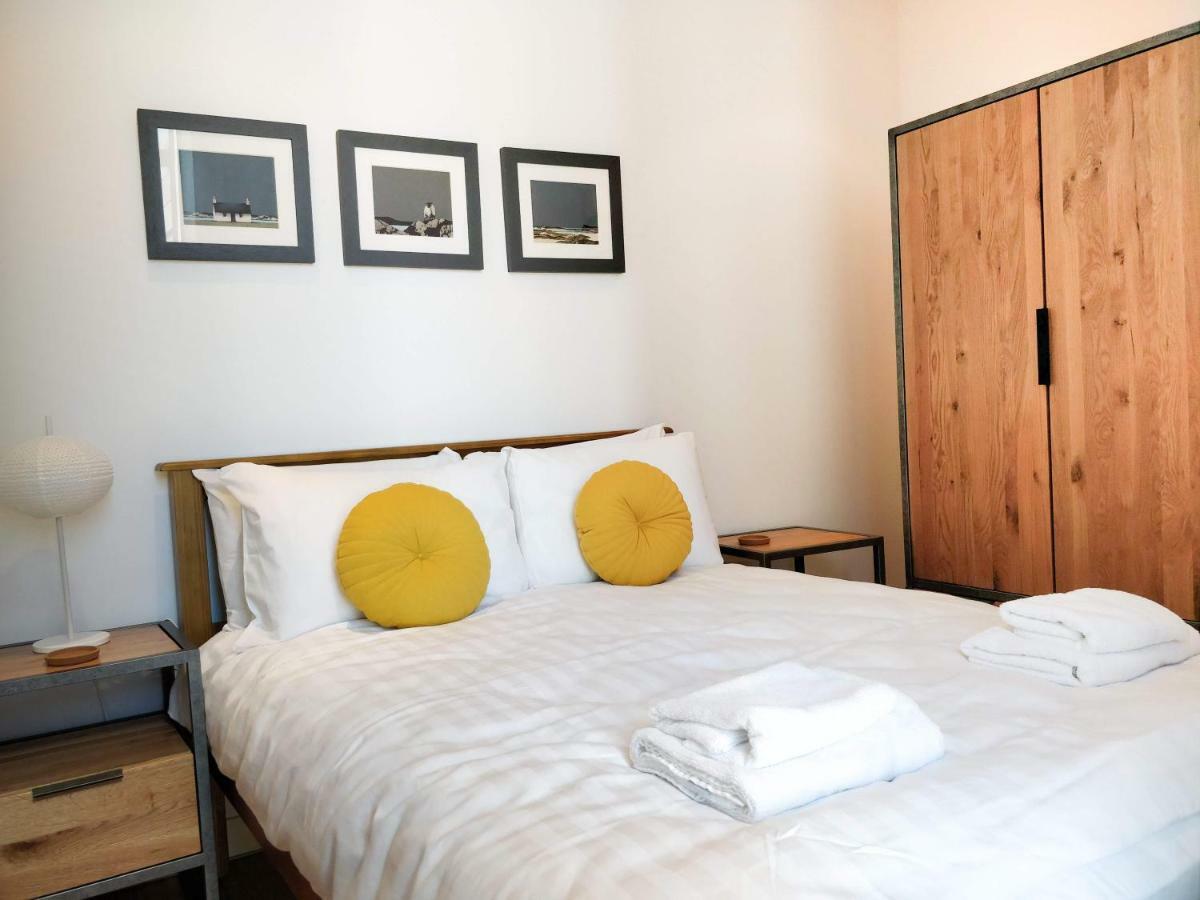 אדינבורו 2 Bed Apartment At Quartermile מראה חיצוני תמונה